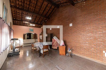 Casa para alugar com 220m², 4 quartos e 2 vagasSalão Festa