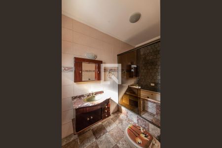 Casa para alugar com 220m², 4 quartos e 2 vagassuite