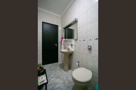 Casa à venda com 154m², 4 quartos e 2 vagasBanheiro social