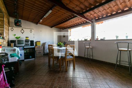 Casa à venda com 154m², 4 quartos e 2 vagasVaranda da sala