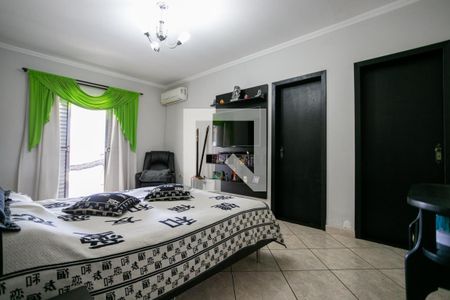 Casa à venda com 154m², 4 quartos e 2 vagasSuíte 1