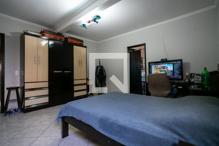 Casa à venda com 154m², 4 quartos e 2 vagasSuíte 2