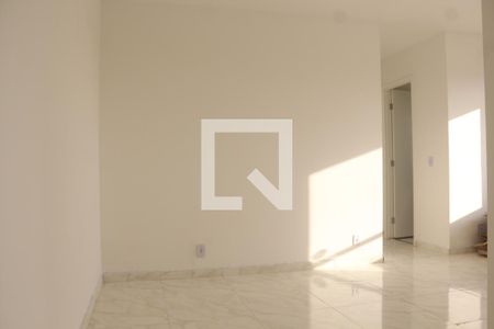 Sala de apartamento para alugar com 2 quartos, 52m² em Parque São Vicente, São Vicente