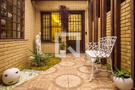 Casa à venda com 250m², 3 quartos e 2 vagas Casa à venda com 250m², 3 quartos e 2 vagasVaranda da Sala