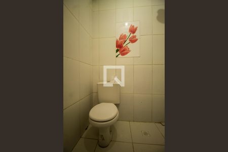 Casa à venda com 250m², 3 quartos e 2 vagas Casa à venda com 250m², 3 quartos e 2 vagasBanheiro