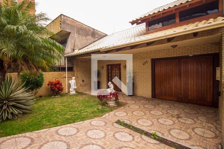 Casa à venda com 250m², 3 quartos e 2 vagas Casa à venda com 250m², 3 quartos e 2 vagasÁrea Externa