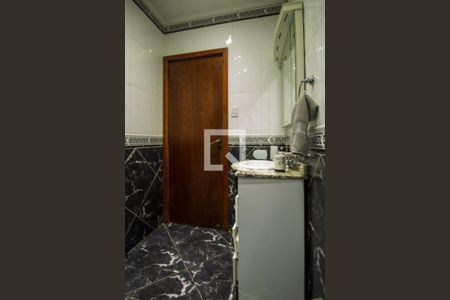 Casa à venda com 250m², 3 quartos e 2 vagas Casa à venda com 250m², 3 quartos e 2 vagasBanheiro