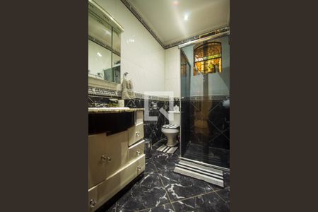 Casa à venda com 250m², 3 quartos e 2 vagas Casa à venda com 250m², 3 quartos e 2 vagasBanheiro