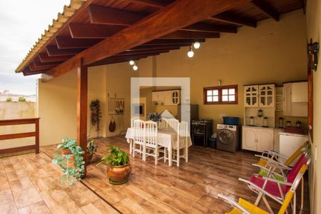 Casa à venda com 250m², 3 quartos e 2 vagas Casa à venda com 250m², 3 quartos e 2 vagasEspaço Gourmet