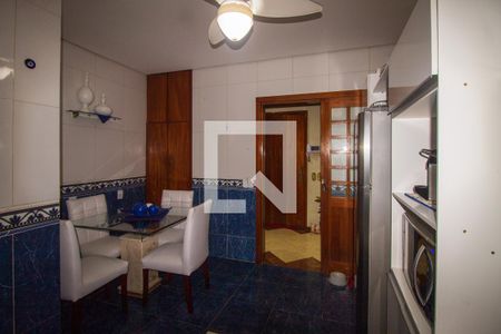 Casa à venda com 250m², 3 quartos e 2 vagas Casa à venda com 250m², 3 quartos e 2 vagasCozinha