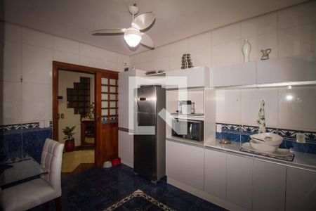 Casa à venda com 250m², 3 quartos e 2 vagas Casa à venda com 250m², 3 quartos e 2 vagasCozinha