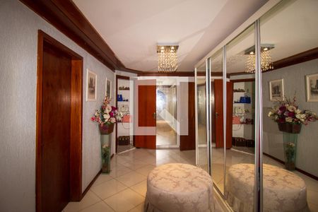 Casa à venda com 250m², 3 quartos e 2 vagas Casa à venda com 250m², 3 quartos e 2 vagasCloset da suíte