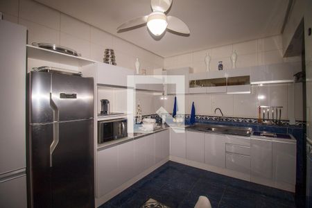 Casa à venda com 250m², 3 quartos e 2 vagas Casa à venda com 250m², 3 quartos e 2 vagasCozinha