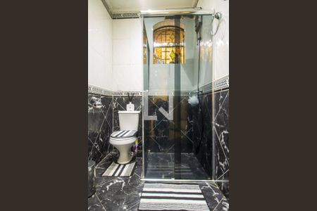 Casa à venda com 250m², 3 quartos e 2 vagas Casa à venda com 250m², 3 quartos e 2 vagasBanheiro