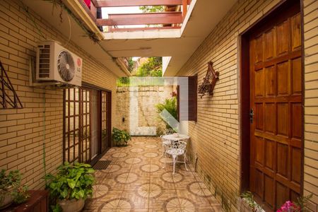 Casa à venda com 250m², 3 quartos e 2 vagas Casa à venda com 250m², 3 quartos e 2 vagasÁrea Externa