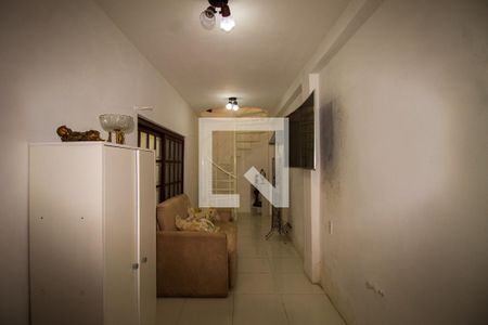 Casa à venda com 250m², 3 quartos e 2 vagas Casa à venda com 250m², 3 quartos e 2 vagasSala de TV