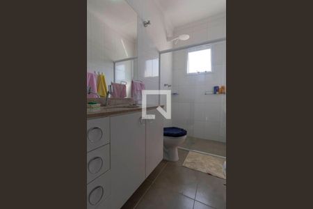 Casa à venda com 120m², 3 quartos e 4 vagas Casa à venda com 120m², 3 quartos e 4 vagasBanheiro