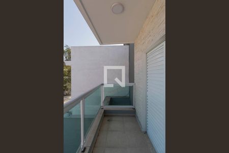 Casa à venda com 120m², 3 quartos e 4 vagas Casa à venda com 120m², 3 quartos e 4 vagasSacada Suíte