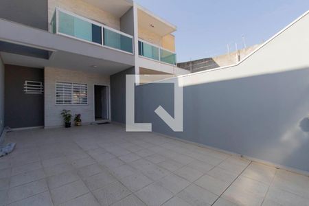 Casa à venda com 120m², 3 quartos e 4 vagas Casa à venda com 120m², 3 quartos e 4 vagasGaragem