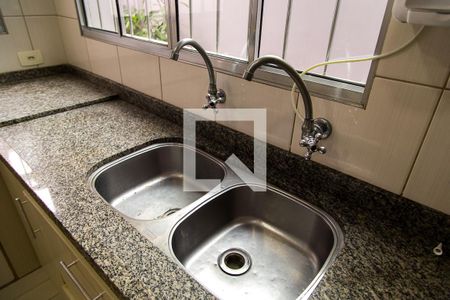 Casa para alugar com 180m², 3 quartos e 1 vaga Casa para alugar com 180m², 3 quartos e 1 vagaCozinha - Torneiras