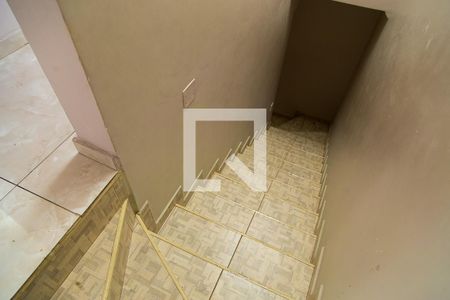 Casa para alugar com 180m², 3 quartos e 1 vaga Casa para alugar com 180m², 3 quartos e 1 vagaEscada
