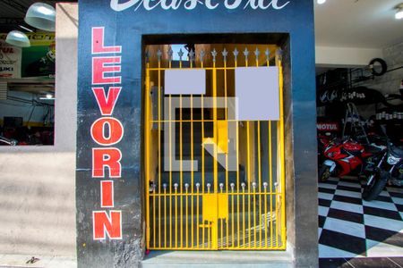 Casa para alugar com 240m², 3 quartos e sem vagaFachada