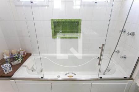 Apartamento à venda com 107m², 2 quartos e 2 vagasBanheiro da Suíte 1 - Banheira