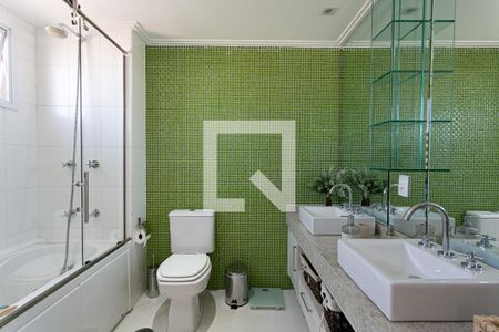 Apartamento à venda com 107m², 2 quartos e 2 vagasBanheiro da Suíte 1