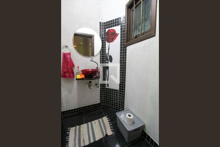 Casa à venda com 300m², 3 quartos e 2 vagasBanheiro