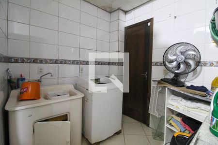 Casa à venda com 300m², 3 quartos e 2 vagasLavanderia