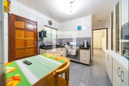 Casa à venda com 164m², 3 quartos e 2 vagasCozinha