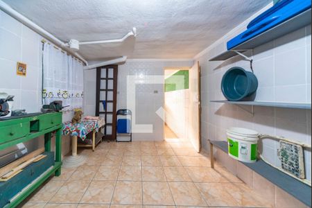 Casa à venda com 164m², 3 quartos e 2 vagasPorão