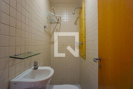 Apartamento para alugar com 80m², 3 quartos e 2 vagasBanheiro de Serviço