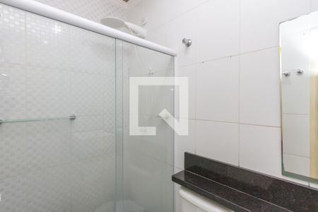 Banheiro de casa para alugar com 2 quartos, 82m² em Jardim Casablanca, São Paulo