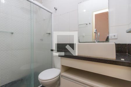 Banheiro de casa para alugar com 2 quartos, 82m² em Jardim Casablanca, São Paulo