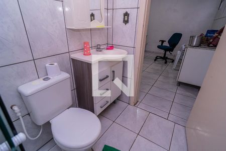 Banheiro da Suíte de casa à venda com 5 quartos, 140m² em Rubem Berta, Porto Alegre