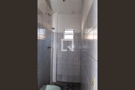 Banheiro de casa para alugar com 1 quarto, 19m² em Canhema, Diadema
