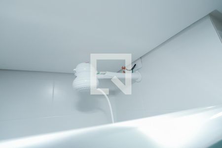 Banheiro de kitnet/studio para alugar com 1 quarto, 28m² em Luz, São Paulo