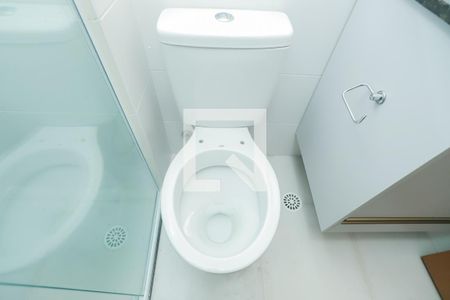 Banheiro de kitnet/studio para alugar com 1 quarto, 28m² em Luz, São Paulo