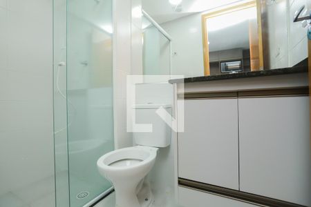 Banheiro de kitnet/studio para alugar com 1 quarto, 28m² em Luz, São Paulo