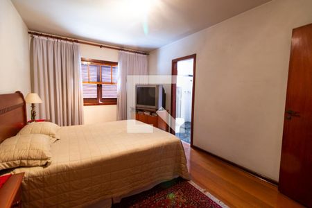 Casa à venda com 330m², 4 quartos e 4 vagas Casa à venda com 330m², 4 quartos e 4 vagasSuite 2