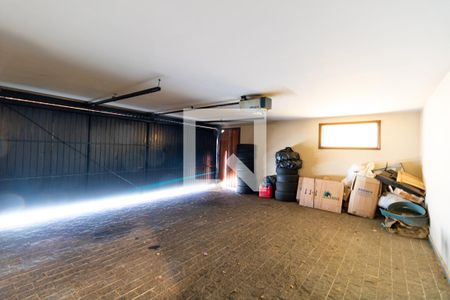 Casa à venda com 330m², 4 quartos e 4 vagas Casa à venda com 330m², 4 quartos e 4 vagasGaragem