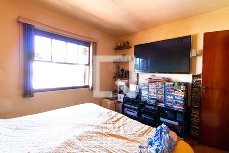 Casa à venda com 330m², 4 quartos e 4 vagas Casa à venda com 330m², 4 quartos e 4 vagasQuarto 2