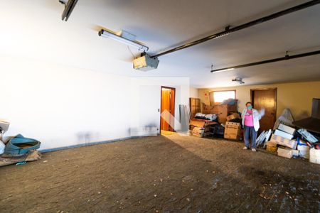 Casa à venda com 330m², 4 quartos e 4 vagas Casa à venda com 330m², 4 quartos e 4 vagasGaragem