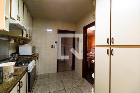 Casa à venda com 330m², 4 quartos e 4 vagas Casa à venda com 330m², 4 quartos e 4 vagasCozinha