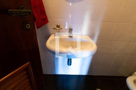 Casa à venda com 330m², 4 quartos e 4 vagas Casa à venda com 330m², 4 quartos e 4 vagasLavabo 2