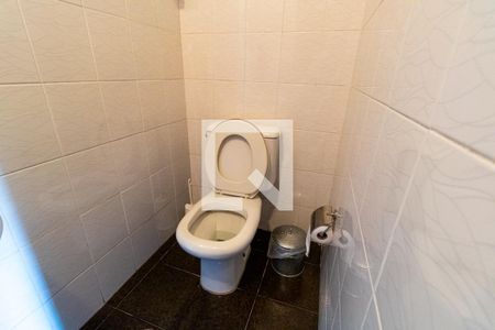 Casa à venda com 330m², 4 quartos e 4 vagas Casa à venda com 330m², 4 quartos e 4 vagasLavabo 2