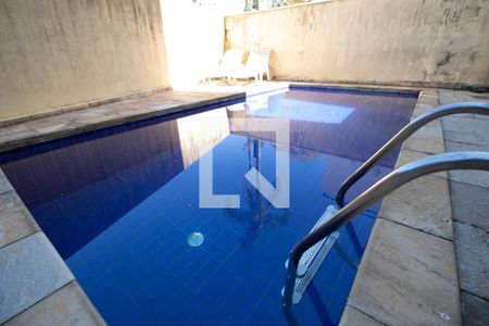 Casa à venda com 330m², 4 quartos e 4 vagas Casa à venda com 330m², 4 quartos e 4 vagasPiscina