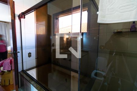 Casa à venda com 330m², 4 quartos e 4 vagas Casa à venda com 330m², 4 quartos e 4 vagasBanheiro da Suíte 1