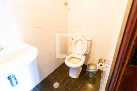 Casa à venda com 330m², 4 quartos e 4 vagas Casa à venda com 330m², 4 quartos e 4 vagasLavabo 2